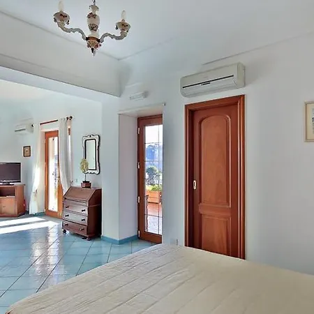 فندق مبيت وإفطار Aiano 3*